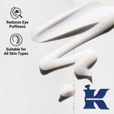 A Facial Fuel Eye Fuel texturajanak kozelkepe, amely kremes formulat mutat. A szoveg kiemeli a finom rancok es a duzzanatok csokkentesere valo kepesseget, valamint azt, hogy minden bőrtipusra alkalmas.