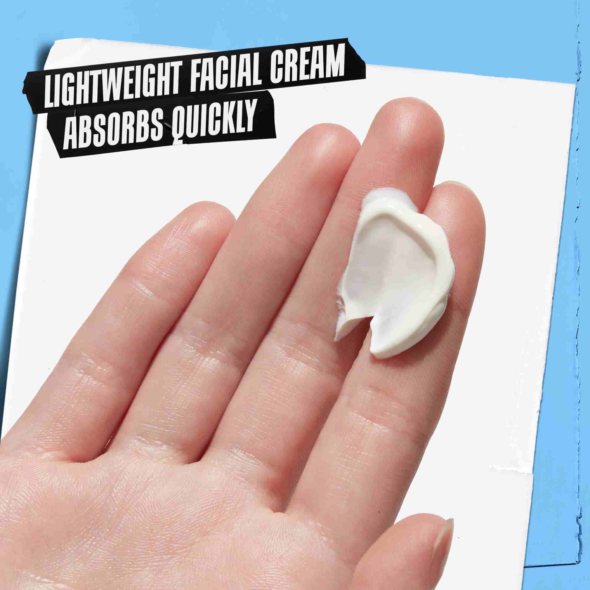 Egy kez Ultra Facial Cream SPF 30-at visz fel, a felirat: „Konnyu arckrem, gyorsan beszivodik.”