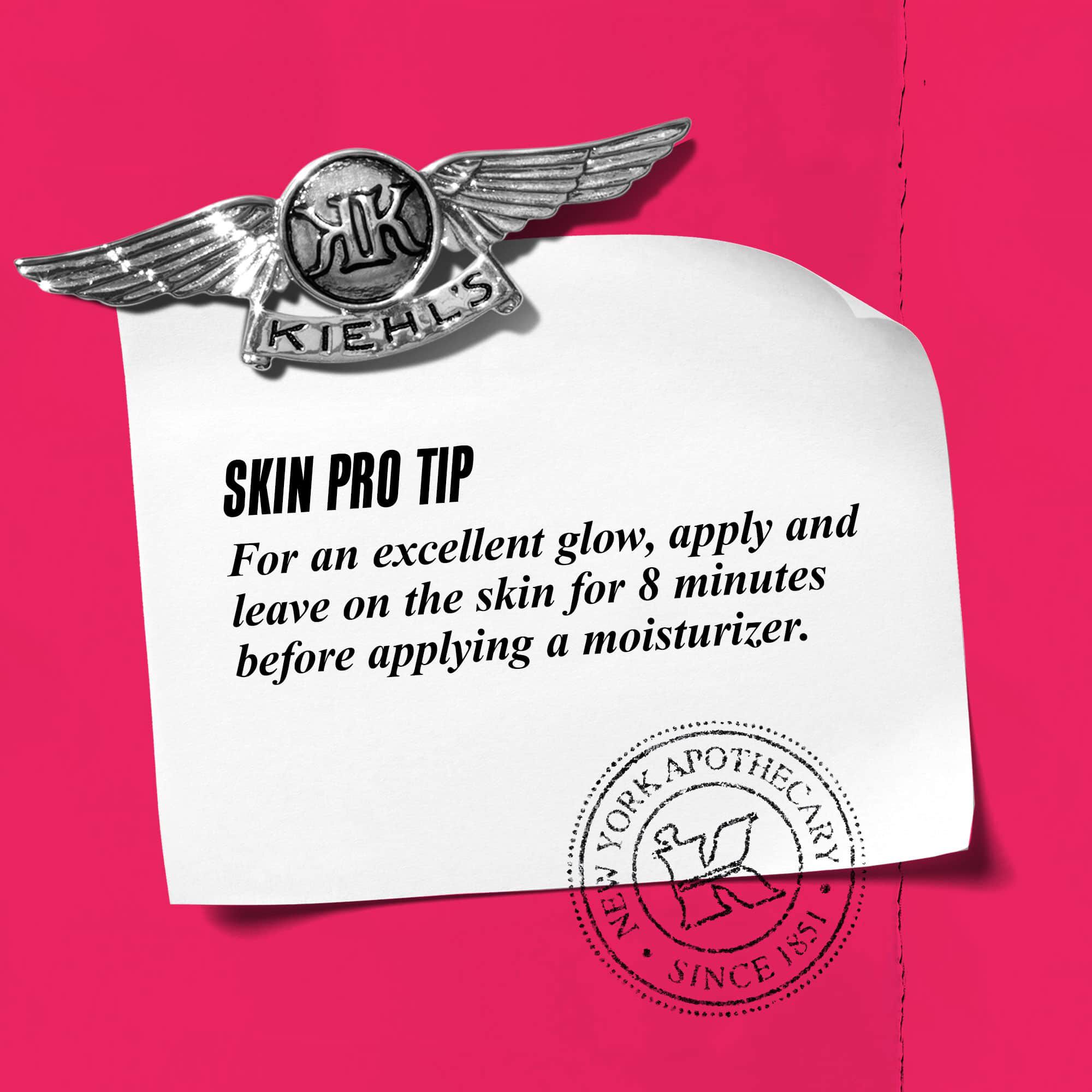 Grafika a kovetkező szoveggel: „Profi bőrapolasi tipp: A kivalo ragyogas erdekeben vigye fel es hagyja a bőron 5 percig, mielőtt hidratalot alkalmazna.”