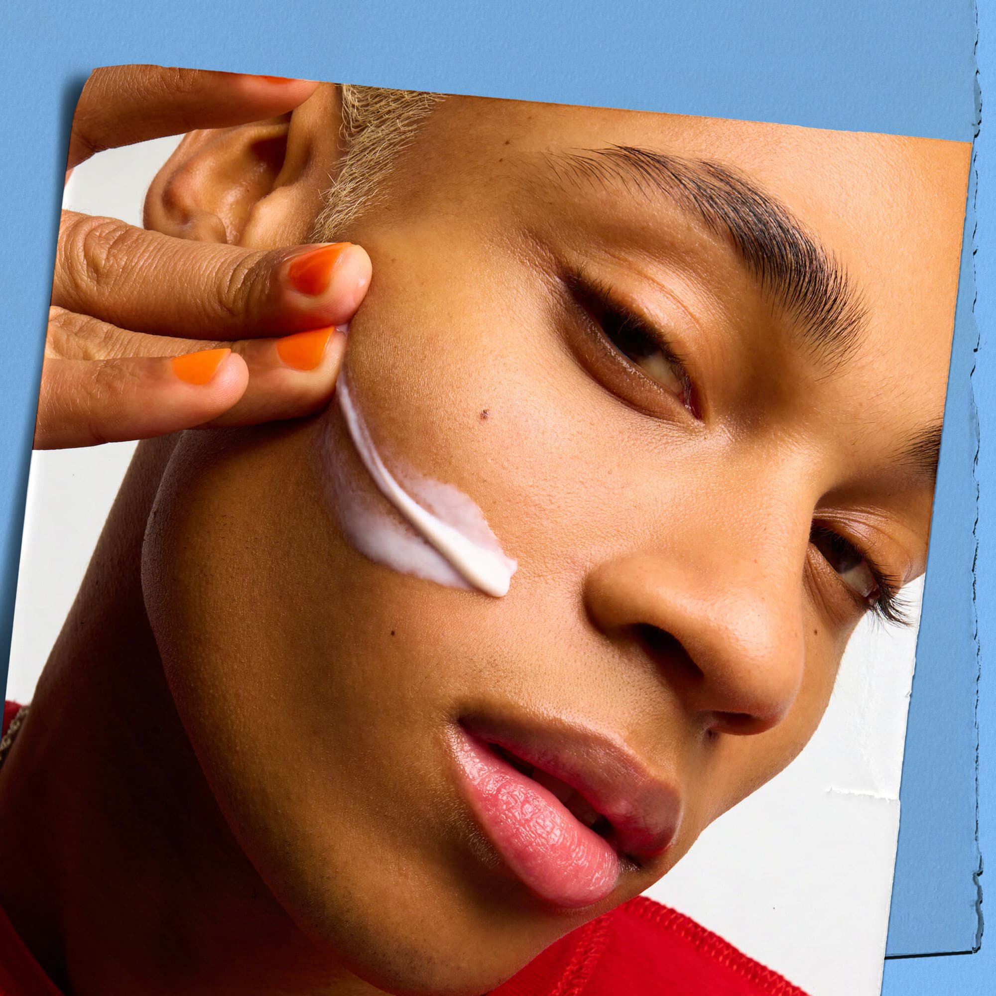 Modell Kiehl's Ultra Facial Moisturizer texturamintaval az arcan